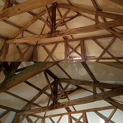 Entre poutres en plafond tendu Luxtend&reg;&nbsp;blanc laqu&eacute;